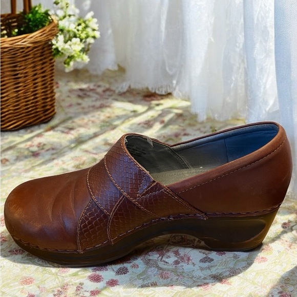 🌟 Sale Sanita Red Leather Clogs Shoes Size 39 - Picture 2 of 14